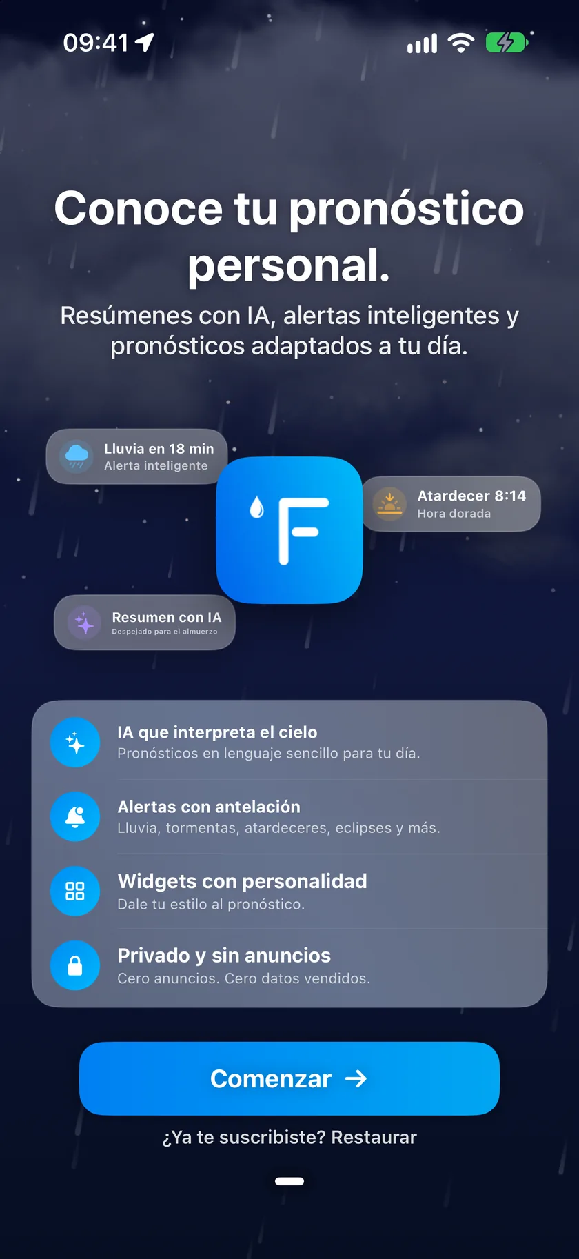 La pantalla de bienvenida del recorrido inicial con ejemplos de alertas, una lista de funciones y un botón Comenzar.