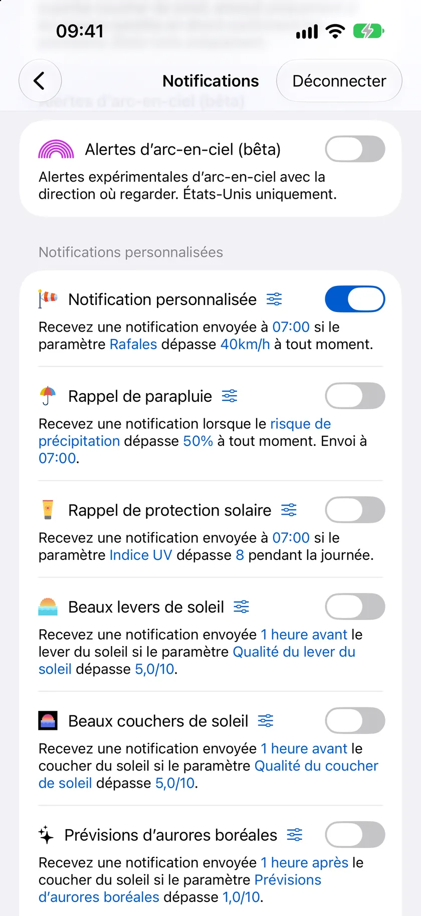 La liste Notifications personnalisées avec Alerte séisme, Beaux couchers de soleil, Rappel crème solaire, Rappel parapluie et une alerte personnalisée sur les rafales de vent, chacune résumant sa règle en une phrase.