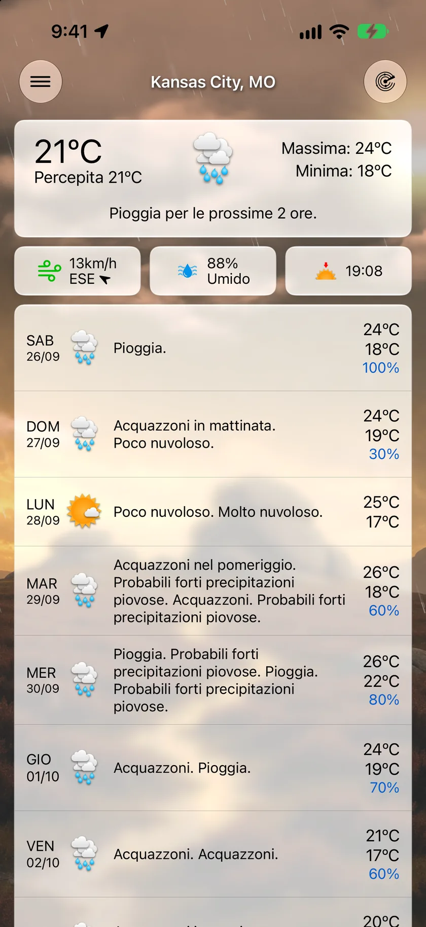 La schermata principale di Forecast Bar in una giornata di sole: la scheda delle condizioni attuali, i riquadri dei parametri, comprese le maree, e l’elenco delle previsioni giornaliere.