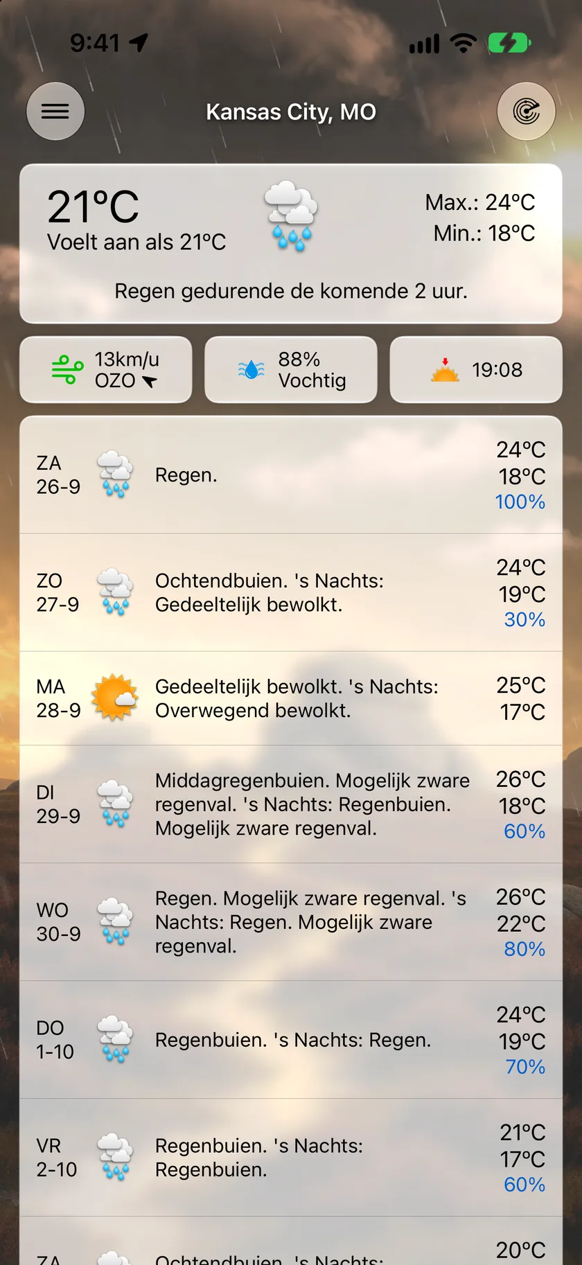 Het hoofdscherm van Forecast Bar op een zonnige dag: de kaart met het huidige weer, tegels met gegevenspunten waaronder getijden, en de lijst met de verwachting per dag.