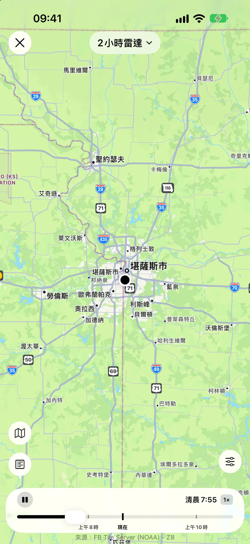 加州上空的全螢幕雷達，顯示時間軸、圖層按鈕、播放速度、地圖樣式、圖例、閃電和警告控制項。